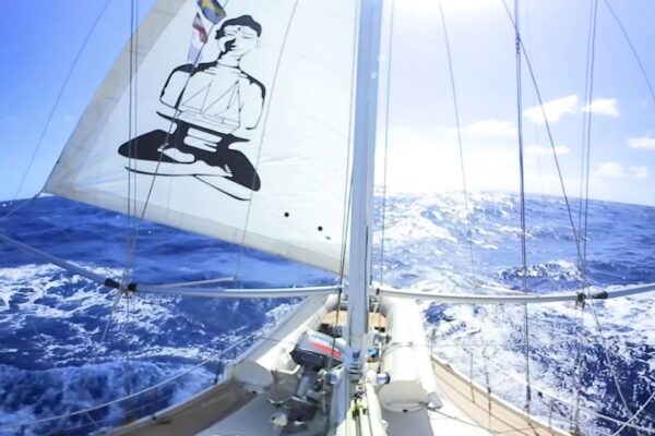 Navigați în 360 (VR) către Insula Ascension - Navă cu vele Delos