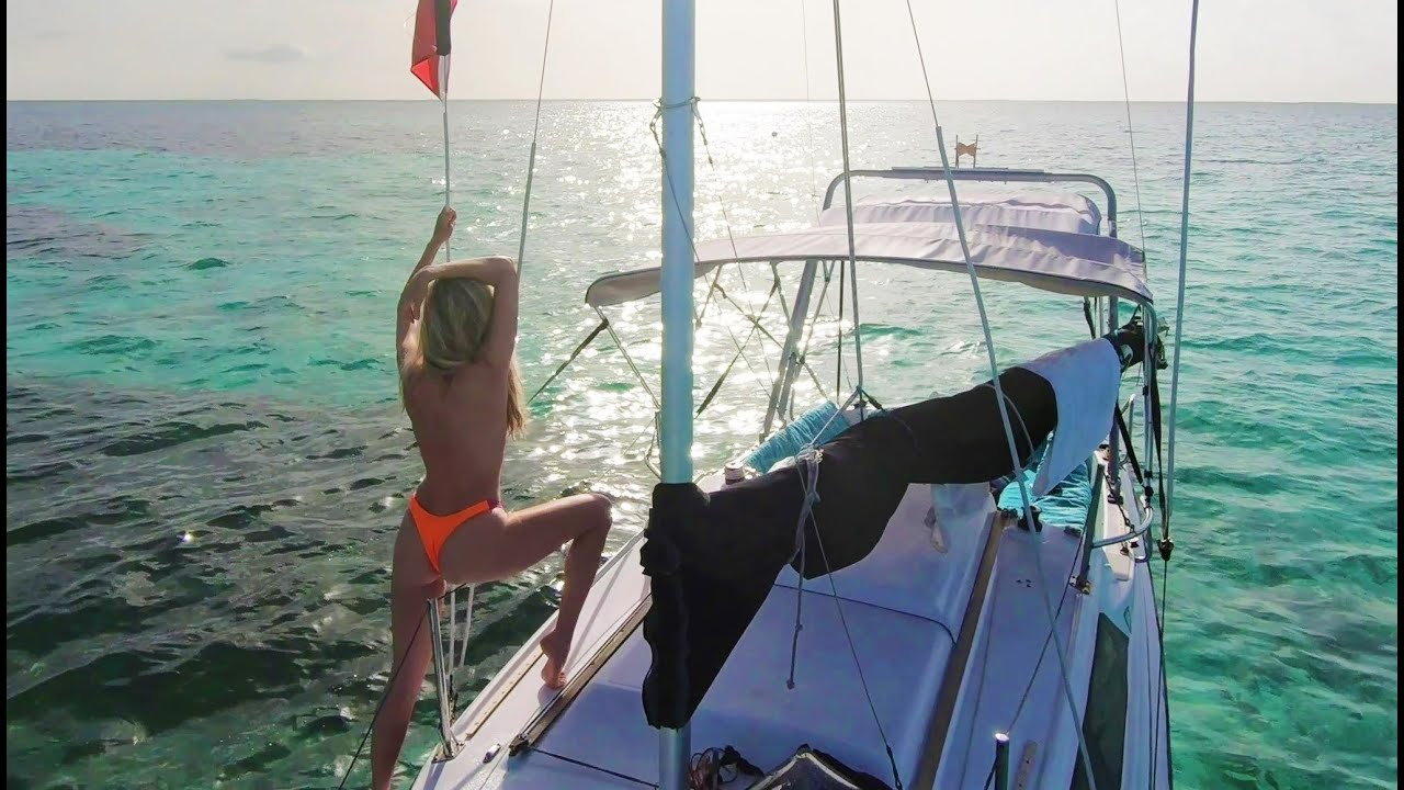 Topless Run to some Reef side Fun - aventuri navigate cu Sailing and Fun