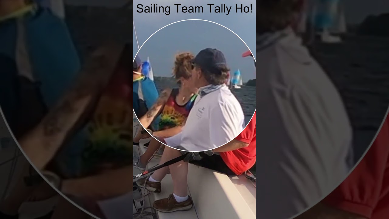 Când este timpul să vă faceți griji în legătură cu ceva în spatele vostru #sailing #sailingvideo #yachting #shorts