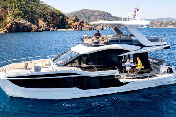 Tur cu iaht de 2,2 milioane de euro: Galeon 560