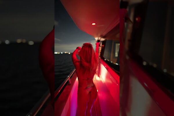 Miami Yacht Party LifeStyle Night Petreceri Nu dezamăgi niciodată Aventura socială la bordul iahtului 🛥👯‍♀☀🌴🌊