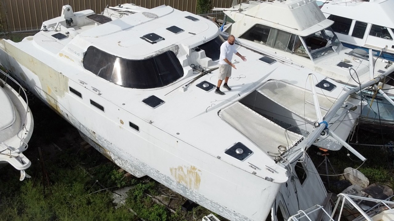 ⛵️ Catamaran avariat de uragan. Repararea RAMPA TRAMP