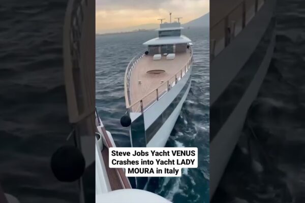 Super Yacht VENUS se prăbușește în Super Yacht LADY MOURA în Italia. 🇮🇹 #short