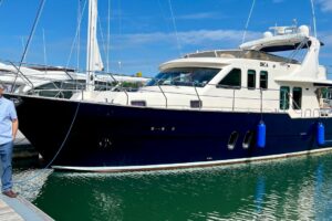 Tur de iaht de 750.000 GBP: 2009 Aquastar 57