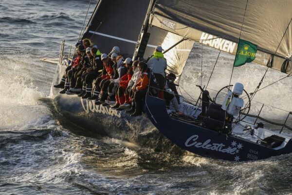 Rolex Sydney Hobart Yacht Race 2019 – 29 decembrie – Concurenți intrigăți, spectatori pasionați