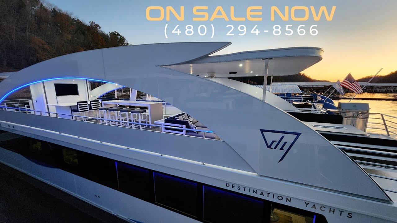 Uimitoare 80' Destination Yachts M-Series Houseboat