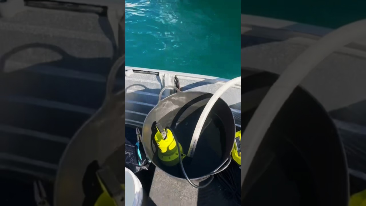 Merită o spălare cu apă dulce #barcă #navigație #pantaloni scurți #mulinete #offgrid #muncă