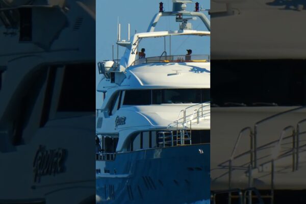 Iahtul Benetti „Groover” navighează în West Palm Beach Inlet (partea a II-a)