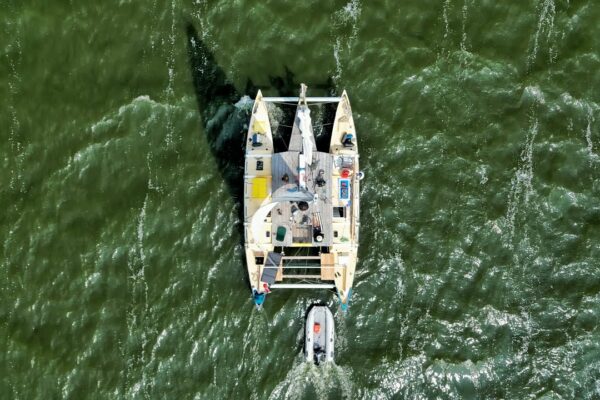 Navigați până la Marea Nordului în catamaranul meu proiect