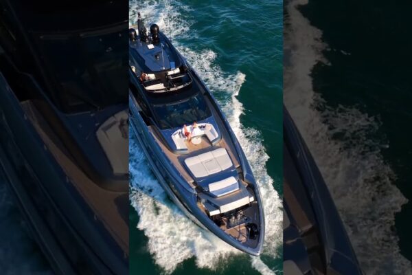 Aceasta este clasa! Dolcevita 110 Super Yacht! Trăiește stilul de viață la yachting!