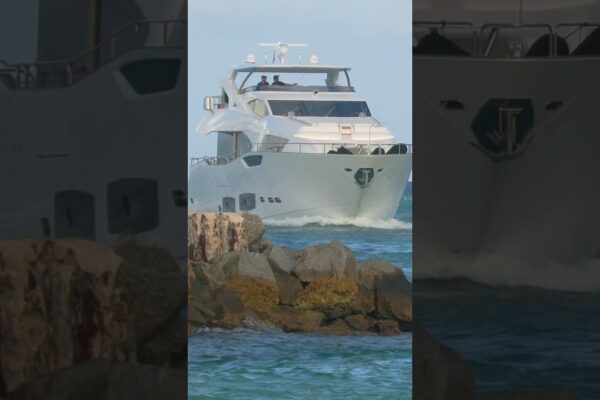 Sunseeker intrând la intrarea Haulover