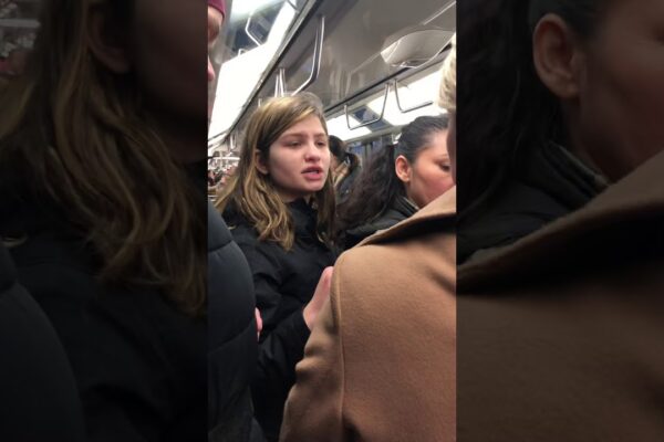 Hoț de buzunare la Paris, ianuarie 2020! Prins în act partea 1