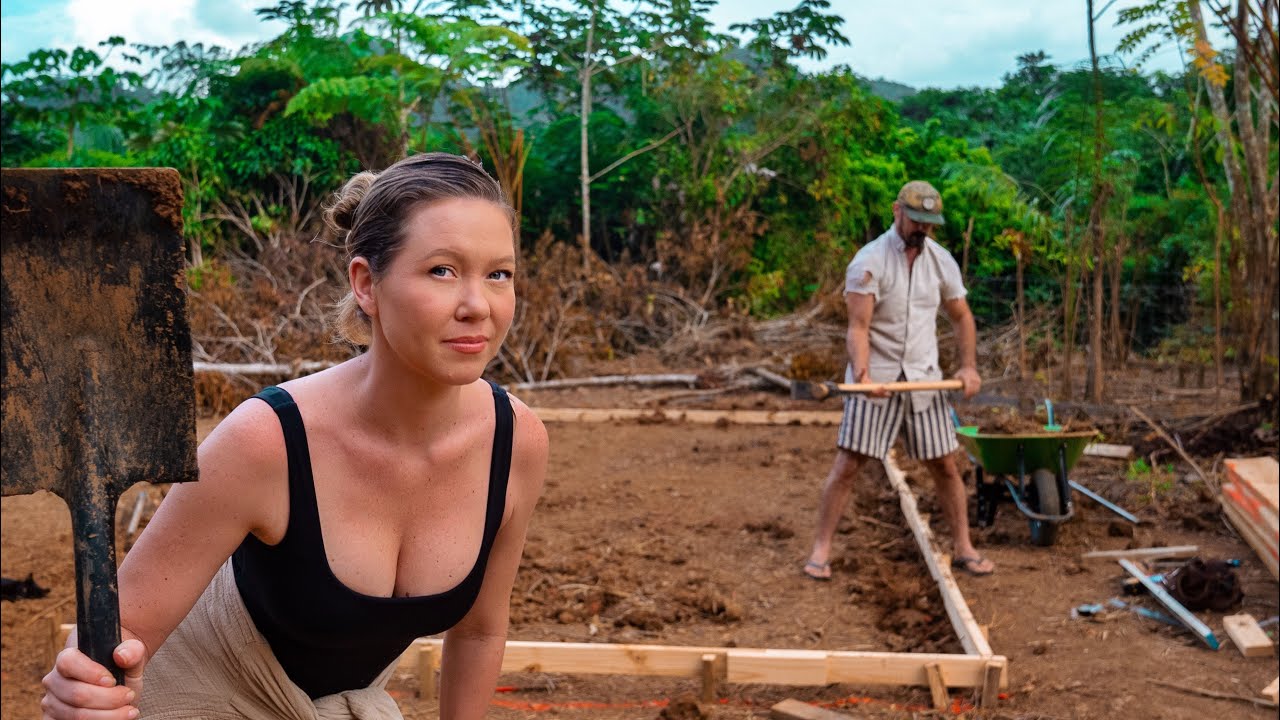 ÎNCEPUTUL CONSTRUCȚII NOASTRE MASSIVE DE SOLARE ȘI BATERIE!