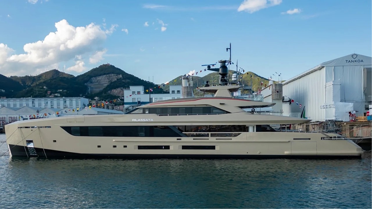 În interiorul unui SUPERYACHT de 50 de metri stâlp de 40.000.000 USD!