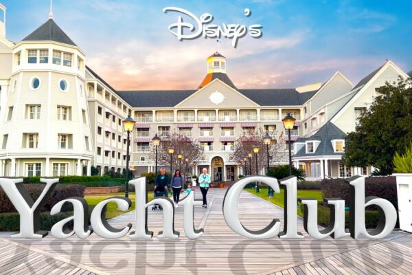 Disney's Yacht Club Resort & Room Tour | Stormalong Bay - Cea mai bună piscină de la Disney!