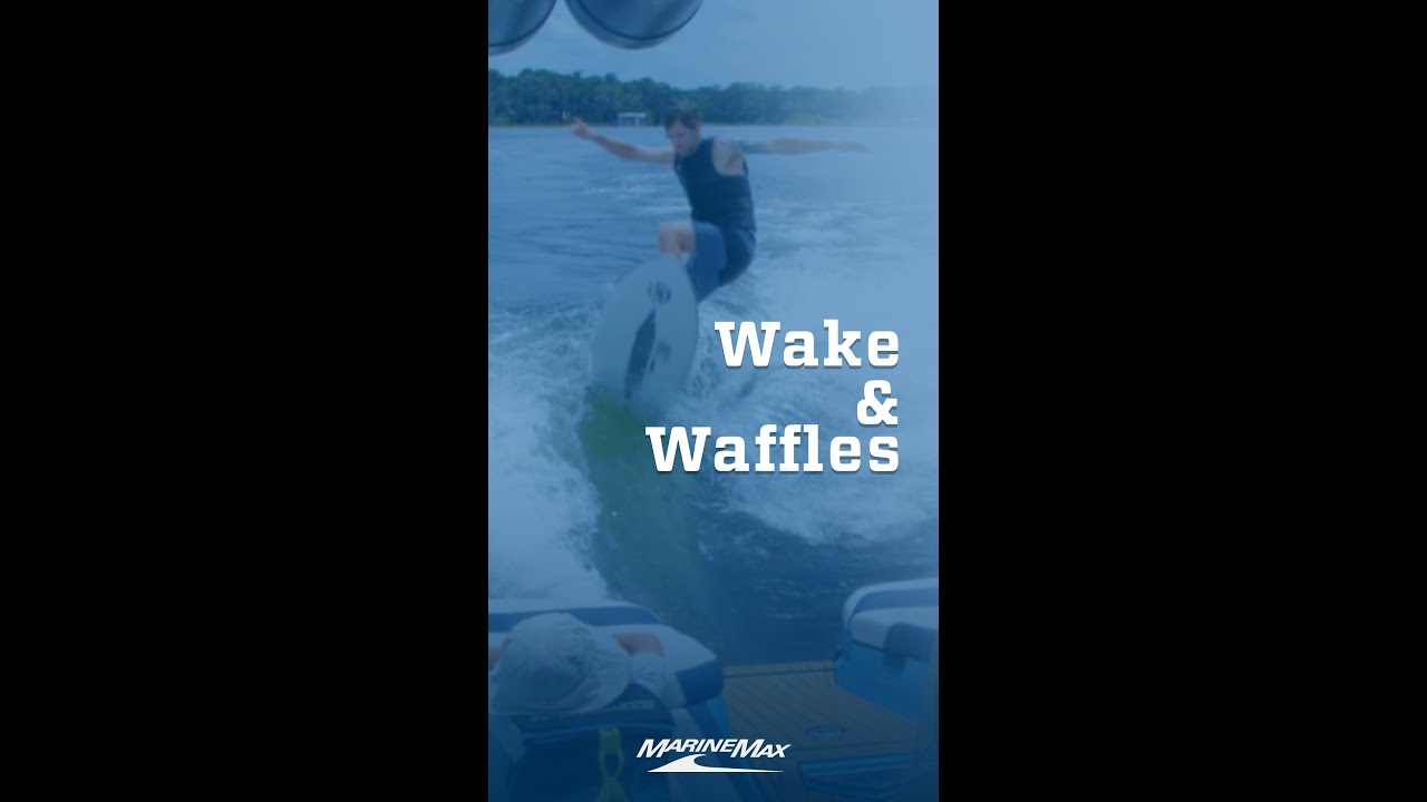 Primul Wake & Waffles anual la Sail & Ski Yacht Club de pe Lacul Travis