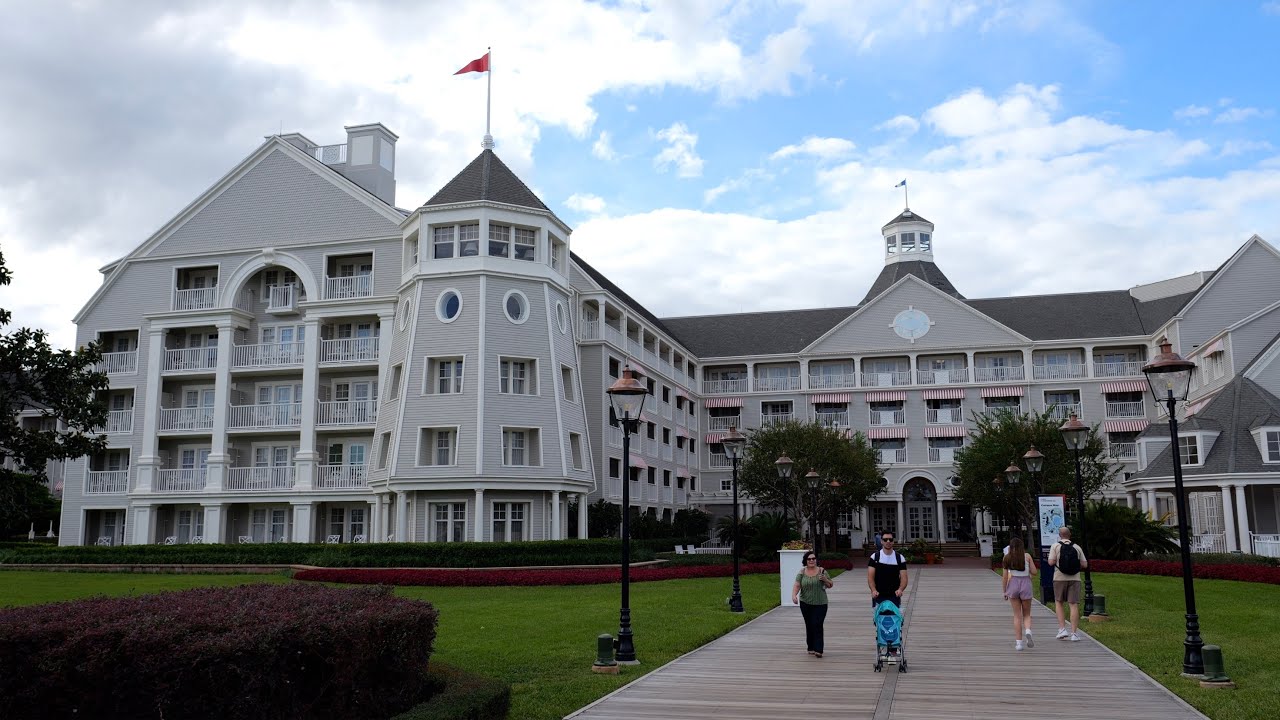 Disney's Yacht Club Resort 2024 Tur și prezentare în 4K | Zona stațiunii EPCOT Walt Disney World