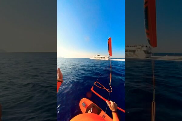 Kitesurfingul trece ocazional cu feribotul cu viteze foarte scăzute ale vântului 😱🔥