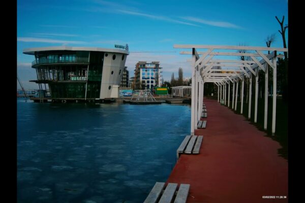 Lacul Siutghiol(Lacul de Lapte), undeva în stațiunea turistica Mamaia din România, 3 Februarie 2022