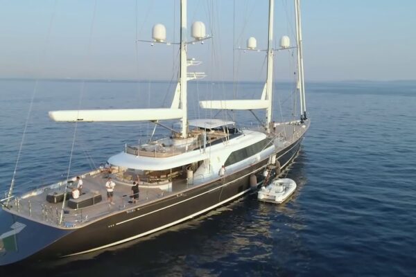 PERINI NAVI / Seven (60 m Amasing Sailing Super Yacht)