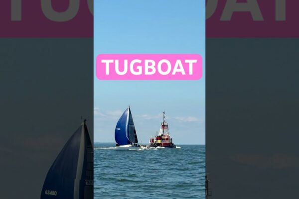 #Tugboat traversând flota