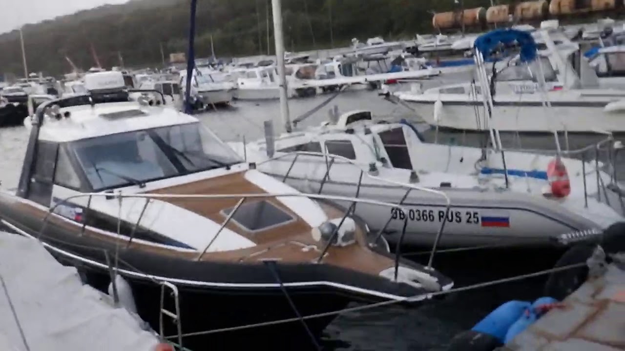 Clubul de iaht „Ulysses” în timpul taifunului Maysak din 3 septembrie 2020