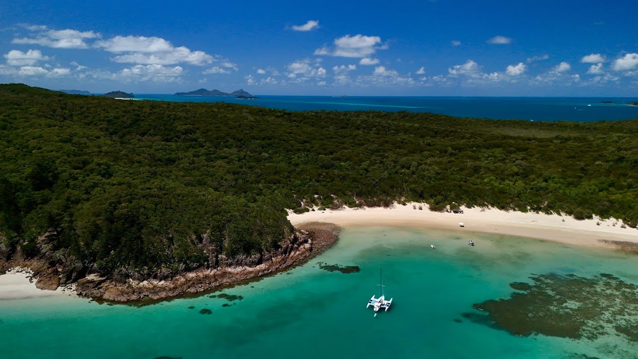 Insulele Magic Whitsunday - Navigare de la Percy la Chance Bay