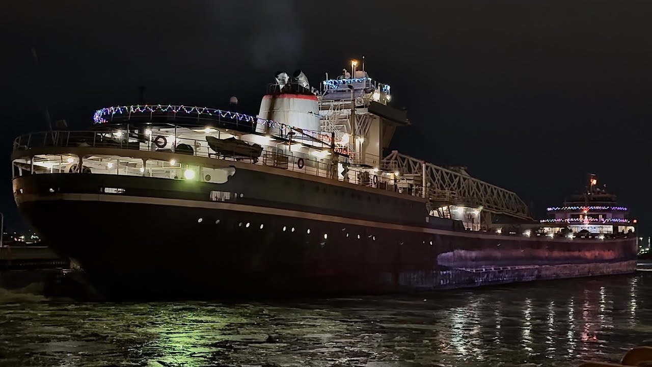 Am văzut trei nave venind navigand... și Crăciun fericit din partea echipajelor!