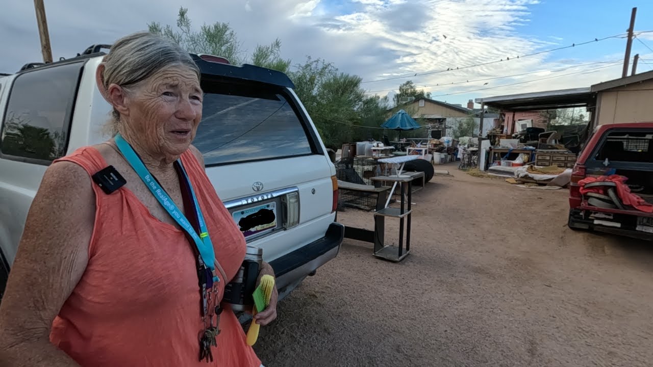 Aspectul interior șocant al pensionării în America | Tur de casă mobilă