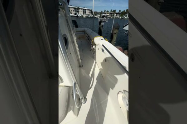 2005 Boston Whaler 320 Outrage | Blue Top Yachting