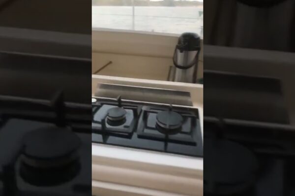 Catamaran cu vele 50ft - interior