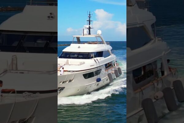 Captura a fost distrusă de apărători #yacht #yachting #boat #boating #yachtingworld #boatworld