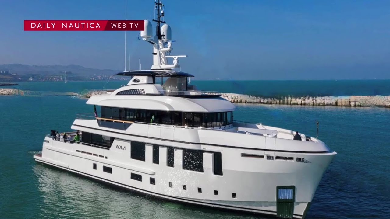 Tur la bordul megayacht-ului Acala, la 43 de metri de Cantiere delle Marche