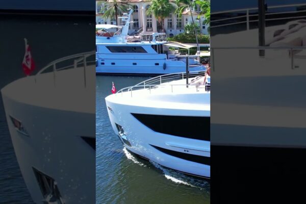 Urmărește Yachting Hub Miami pentru cel mai bun conținut de yachting!!!