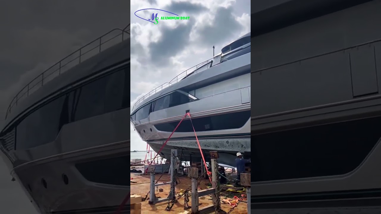 Superyacht nou-nouț expediat în Hong Kong. | MS Constructii navale