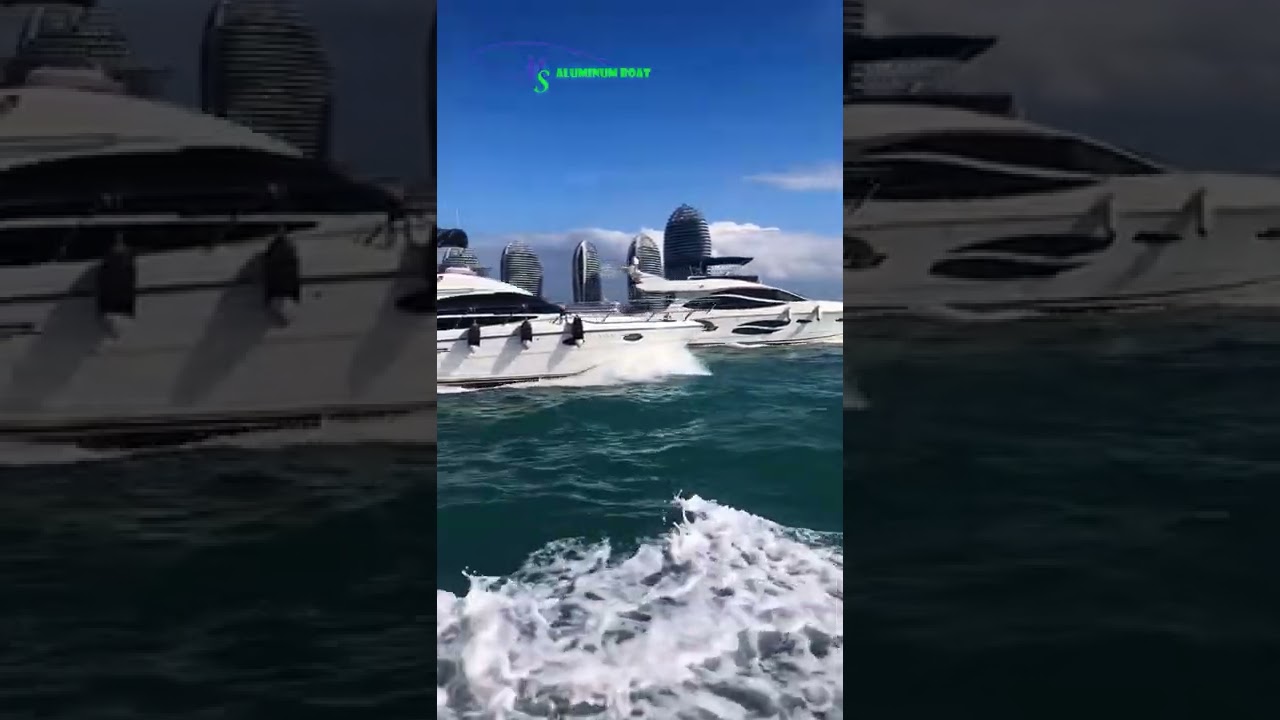 Yacht pe mare. Frumos albastru. | MS Constructii navale