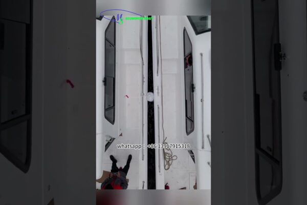 Raport de aspect 4:1 raport de aur barcă de pescuit de agrement, eficientă din punct de vedere al combustibilului, mai multe poziții de pescuit.