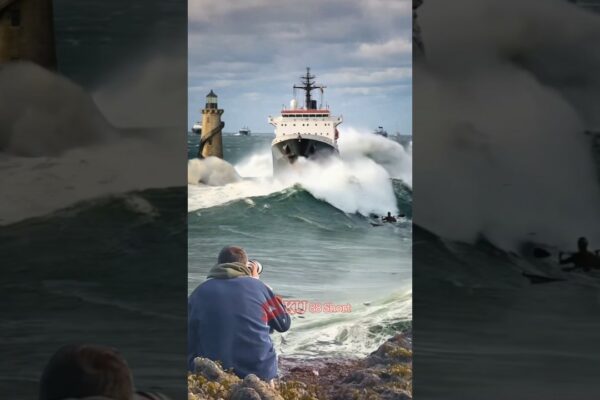 Record al amprentei laterale a farului când o furtună mare