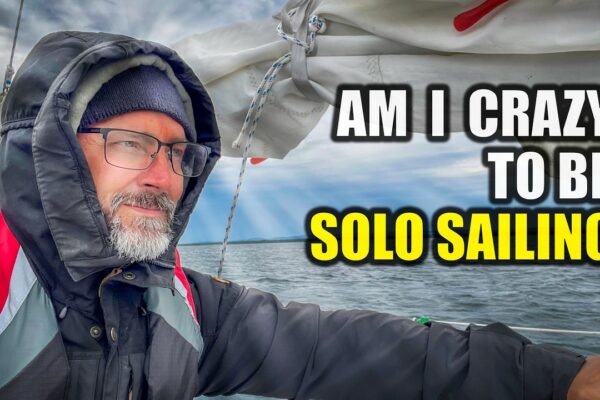 Solo Sailing 450 Mile Nautice: Fără experiență, singură și rănită