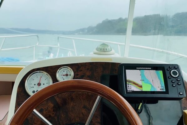 Tablou de bord de navigare cu nou GPS/Sounder