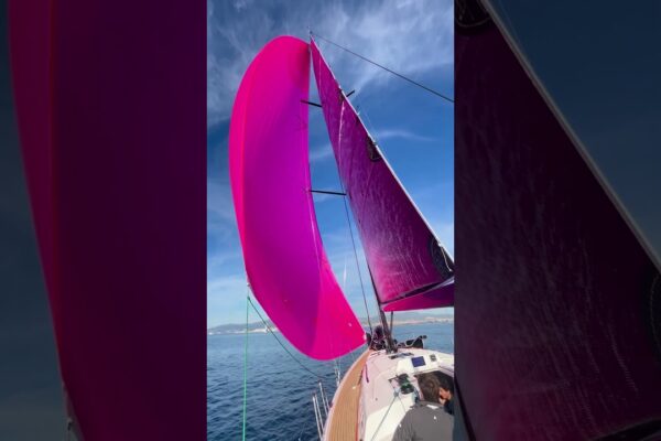 Toby Hodges care încearcă Yacht European of the Year Awards (eyoty) Candidat J40 ... #yachting #sailing