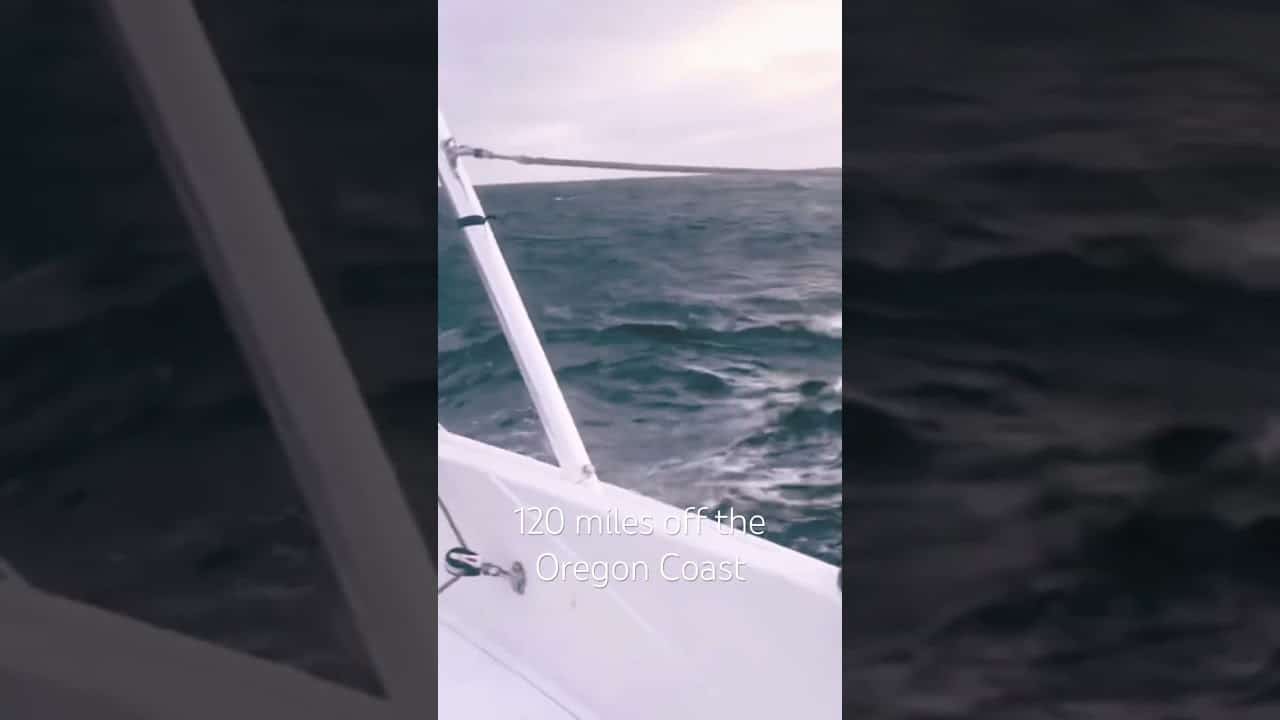 Valuri mari într -o barcă mică #Single Handedsailing #OffShoreSailing #Solosailing #sailing #Waves