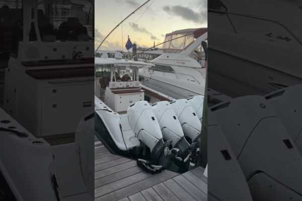 Ce crezi că costă să parchezi o barcă de 60 'la Conch Harbour?