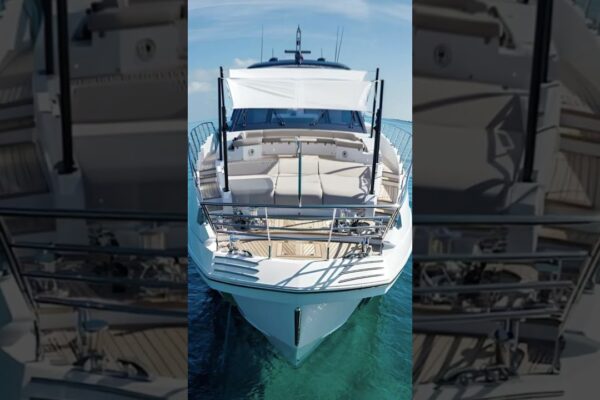 Yacht Haven Grande este cu adevărat cel mai bun loc pentru închirieri de iahturi din Miami, Florida.😍🎉