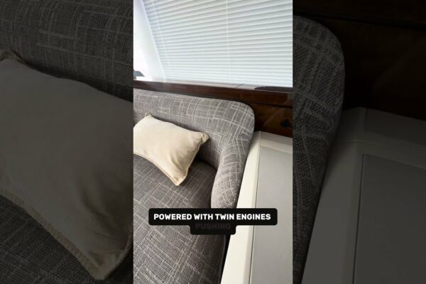 Fairline 68 Squadron | Yachting de top albastru