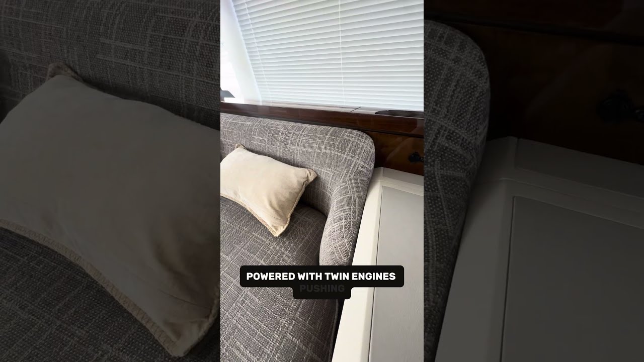 Fairline 68 Squadron | Yachting de top albastru