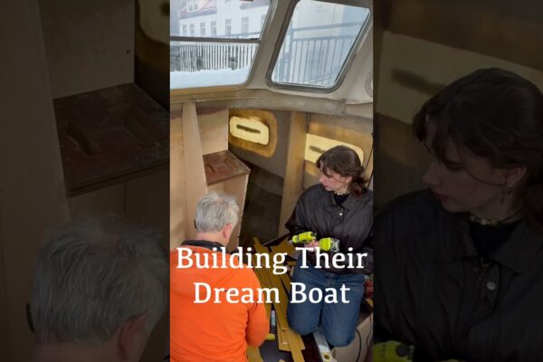 Îndepărtarea unei băi vechi cu pânze - Călătoria noastră continuă #Boatrenovation #diy #sailing #Boating