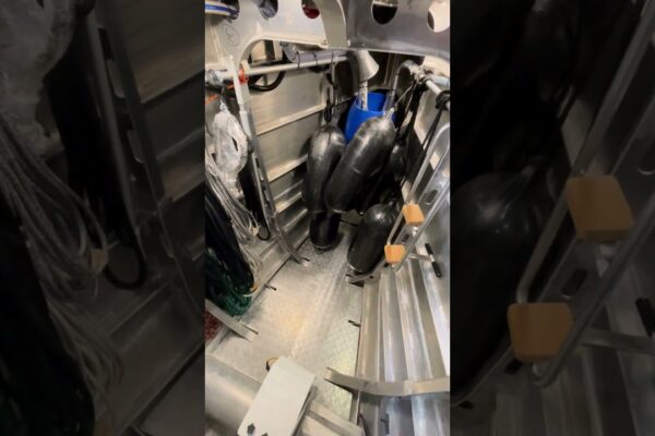 „Acum, acesta este un ventilator cu pânze” - editorul de teste Toby Hodges din Düsseldorf pe MICMAC pe Bestevaer 54