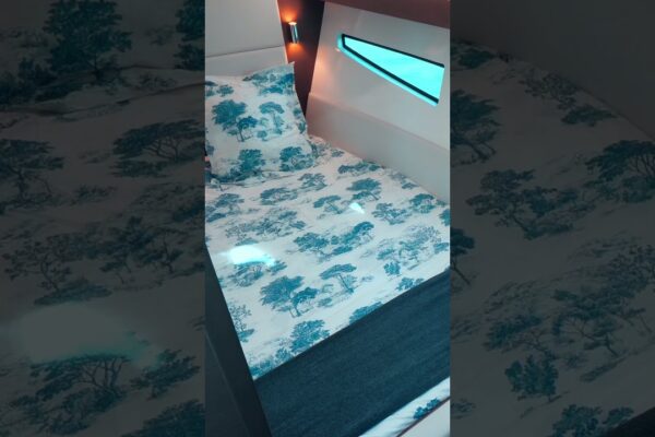 Tesoro T38 Power Catamaran - Ediția albă