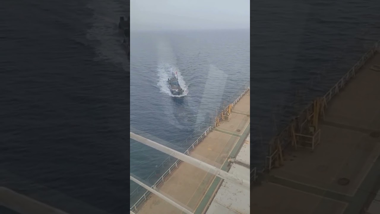 Barca care se prăbușește într -o navă masivă !! #crash #ship #travel